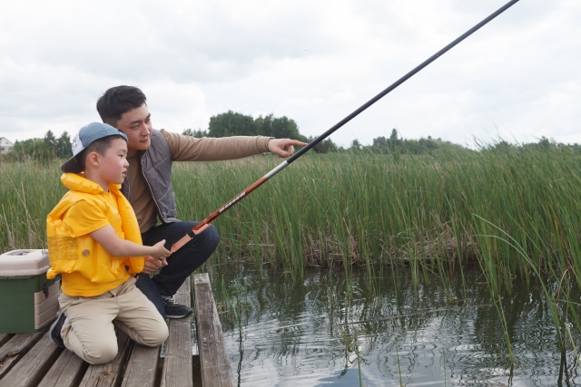 親子で釣りを楽しもう 子供と一緒に楽しめる釣り4選や注意したいこと 釣りメディアgyogyo